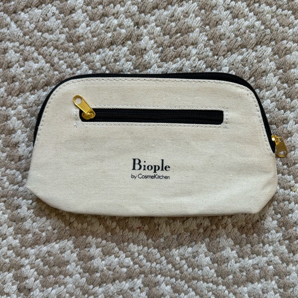 Oswald the Lucky Rabbit Pouch & Mini Mirror - Picture 2 of 5